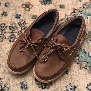 Boys dock shoes brown size 3